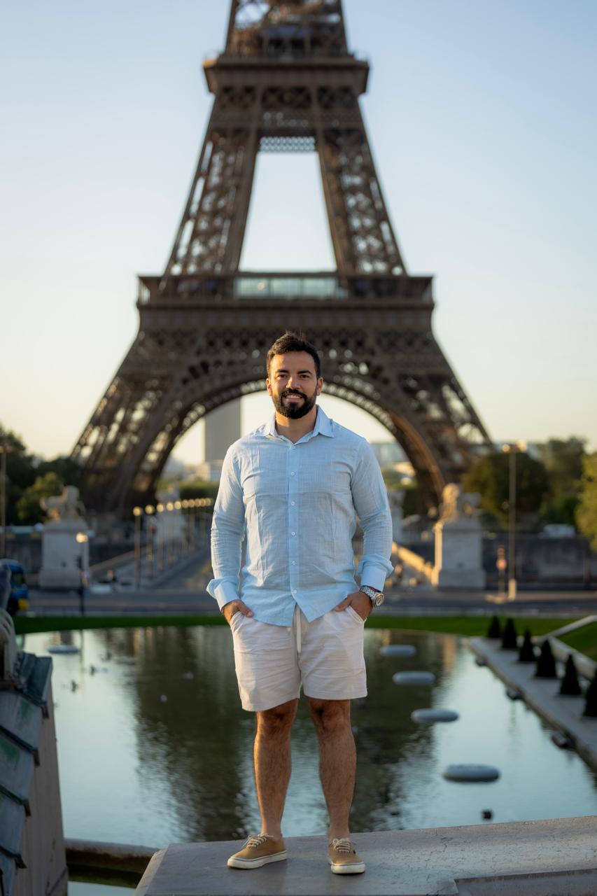 Victor Carvalho em Paris